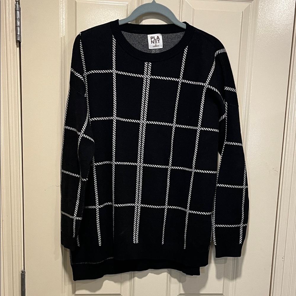 PLANET by Lauren G. Black & cream rope design sweater, OS